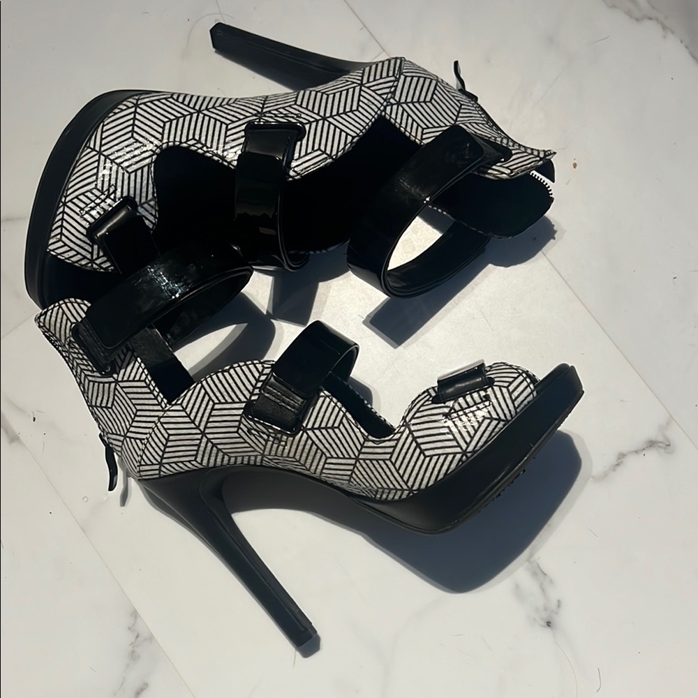BCBGeneration Black and White Geometric Heels